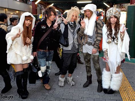 Shibuya Street Style Group Photo | Gyaru fashion, Fashion, J fashion