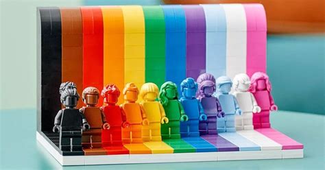 LEGO unveils LGBTQ-themed Everyone Is Awesome set in time for Pride Month • GEEKSPIN