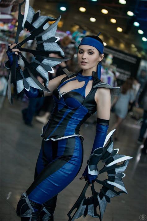 mortal kombat costume kitana - Suzie Slaughter