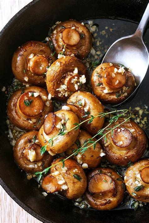 Roasted Mushrooms with Garlic Butter Sauce Recipe — Eatwell101