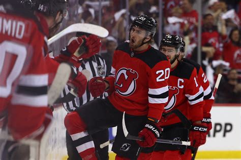 Devils erupt for 8 goals, trim Hurricanes' series lead to 2-1 | Reuters