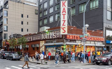 Culinary Landmarks: 12 Iconic Old-School Restaurants in New York City – Devour Tours