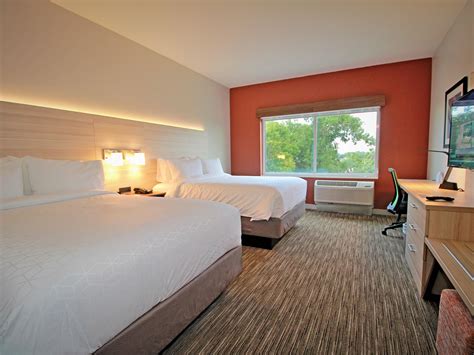 Holiday Inn Express & Suites Ocala Guest Room & Suite Options