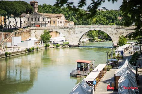 Tiber banks in Rome: Things to do on the banks of the Tiber river | HelpTourists in Rome ...