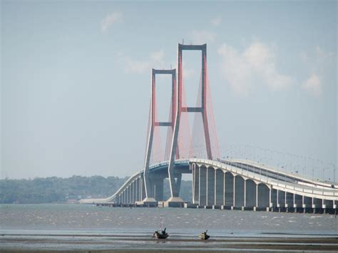 Pont de Suramadu (Surabaya/Bangkalan, 2009) | Structurae