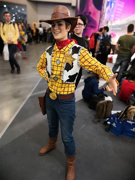 Woody cosplay - Toy Story : r/disney