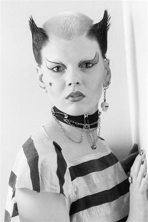 Captivating photos of vivienne westwood and johnny rotten during punk s ...