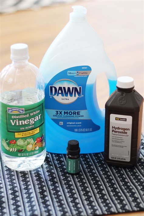 DIY: Homemade carpet and upholstery cleaner using vinegar and baking ...