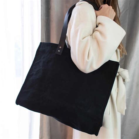 A Fashion Ode to The Black Tote Bag