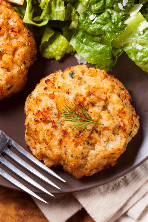 How To Make The Perfect Crab Cakes – 12 Tomatoes (With images ...