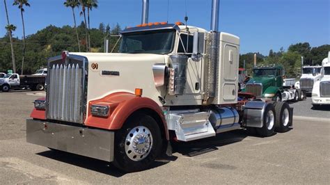 2011 Kenworth W900 Flat Top Sleeper / CharterTrucks.com - u10932 - YouTube