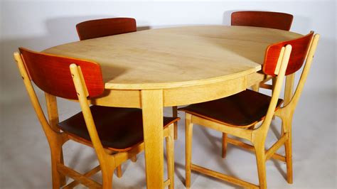 Danish Oval Oak Dining Table with 2 Extension Leaves - Vampt Vintage Design