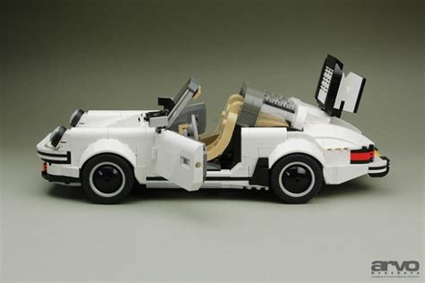 My friends all drive Porsches, I must make a LEGO Porsche 911 Targa ...