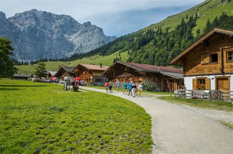 Hiking in Austria: The Ultimate Guide - Hut to Hut Hiking Austria