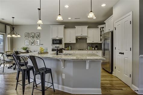 Kitchen Islands: Bar Height or Counter Height? | Eastwood Homes