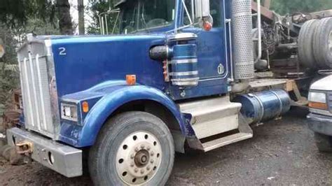 Kenworth w900 (1986) : Daycab Semi Trucks