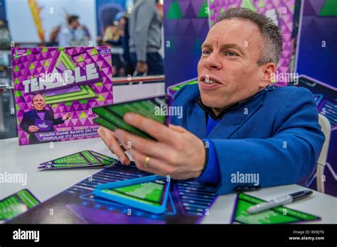 Tenable warwick davis hi-res stock photography and images - Alamy