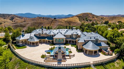 Makeup Mogul Jeffree Star Lists Hidden Hills, California, Mansion for ...