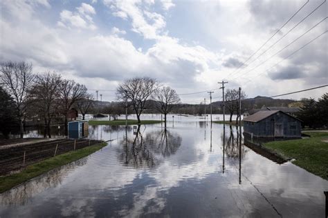 Wabasha is fighting the rising Mississippi River with water - Post Bulletin | Rochester ...