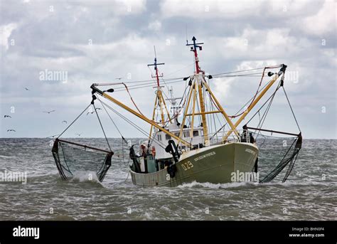 Chalutier Banque de photographies et d’images à haute résolution - Alamy