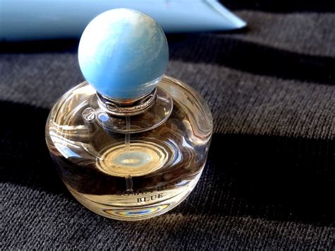 Makeup, Beauty and More: Oscar de la Renta Something Blue Eau de Parfum and Body Lotion