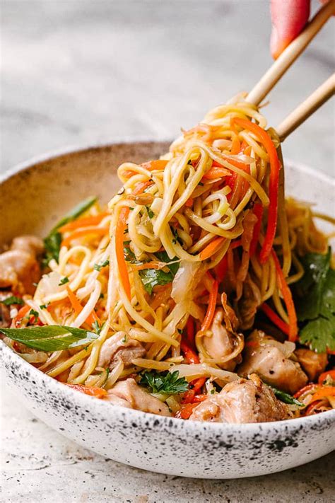 EASY Chicken Chow Mein Recipe | Ready in 25 Minutes!