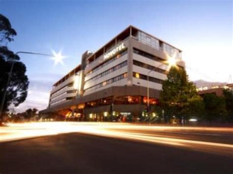 Novotel Canberra Hotel - Deals, Photos & Reviews