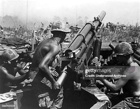 105mm Howitzer Photos and Premium High Res Pictures - Getty Images