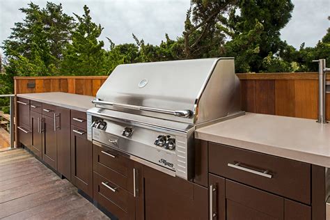 Luxury Stainless Steel Outdoor Kitchen l Trex Outdoor Kitchens