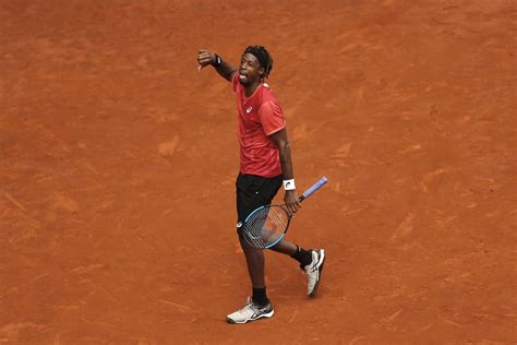 WATCH: Monfils wins Madrid crowd over with antics | Tennis.com