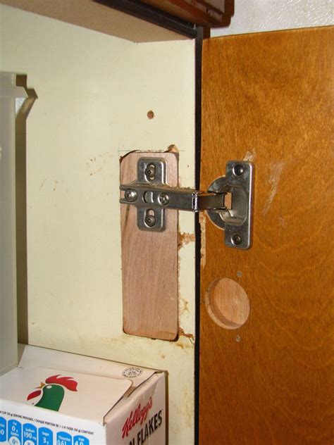 How to Fix Kitchen Cabinet Hinges - The Total Fix