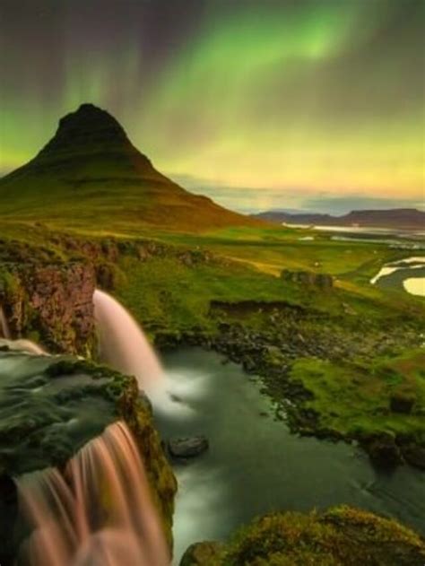 Top 10 Breathtaking Places on Earth where nature went crazy - Holly Flix