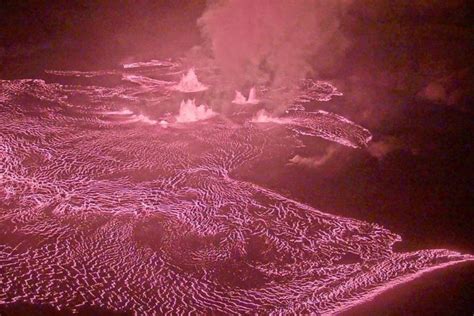 Watch live: Hawaii’s Kilauea volcano erupts as webcam…