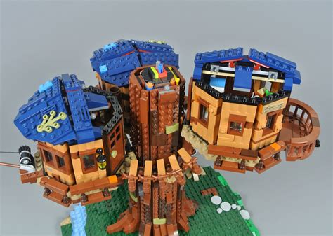 LEGO 21318 Treehouse review | Brickset