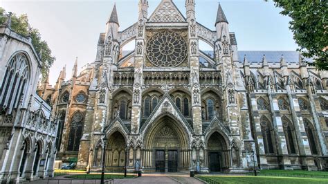 8 of the Best Gothic Cathedrals | Architectural Digest