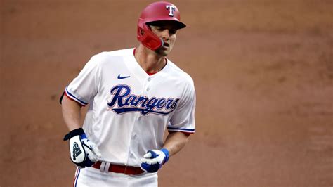 Rangers' Corey Seager held out due to lingering thumb injury - ESPN