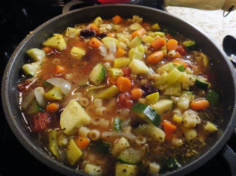 Worth Pinning: Minestrone Soup