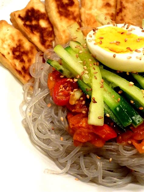 Bibim naengmyeon / 비빔물냉면 / Spicy cold Korean noodles | Naengmyeon ...