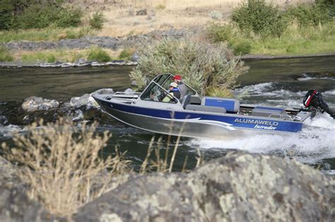 Research Alumaweld Boats on iboats.com