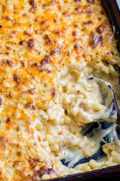 Rich and creamy homemade baked mac and cheese, filled with multiple layers of shredded c… | Best ...