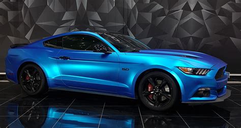 Ford Mustang - Blue Iridescent wrap | WrapStyle