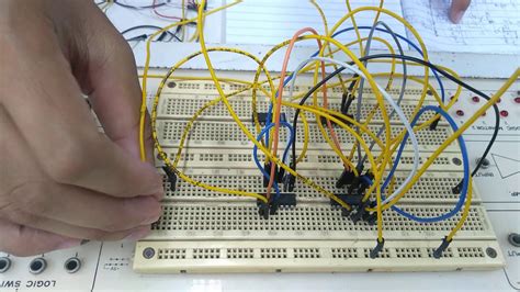 วงจรนับเลขไบนารี่เเบบนับขึ้นนับลง(counter circuits) - YouTube