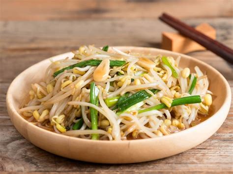 Stir-Fried Bean Sprouts Recipe | CDKitchen.com