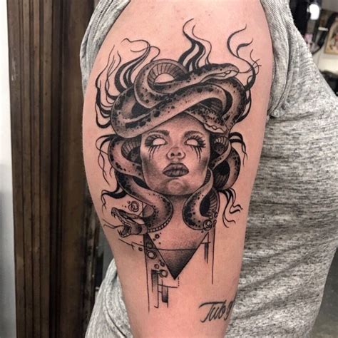 Medusa tattoo Dope Tattoos, Hand Tattoos, Body Art Tattoos, Girl Tattoos, Sleeve Tattoos ...