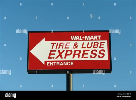 AJD57399, Alexandria, MN, Minnesota, WAL-MART Supercenter, Tire & Lube Express, sign Stock Photo ...