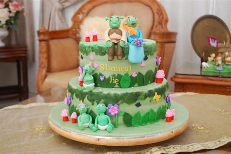 .:Bake Freshly:.: .:the shrek wedding:.