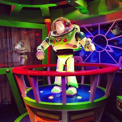 Buzz Lightyear Laser Blast - Discoveryland®