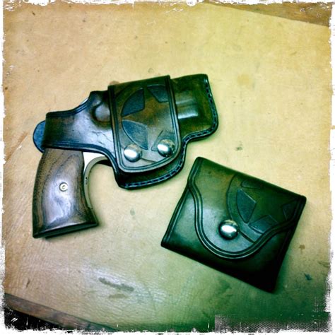 Texas Star holster and ammo wallet for the Bond Arms derringer. By: the ...