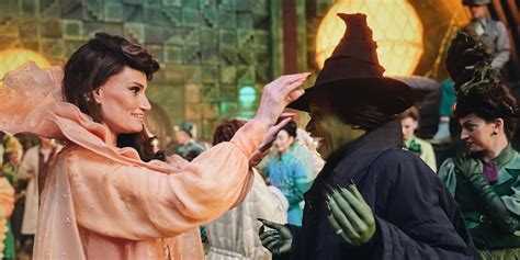 Idina Menzel shares photos with 'Wicked' cast: 'Sisterhood all around ...