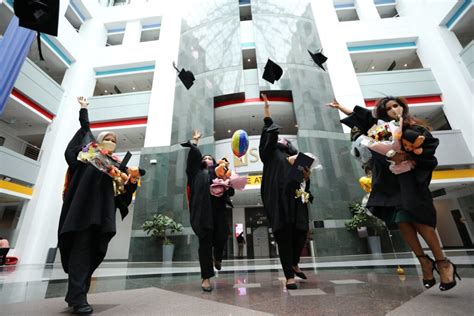 SUSS Holds In-Person Convocation 2021 for Graduands of Resilience ...